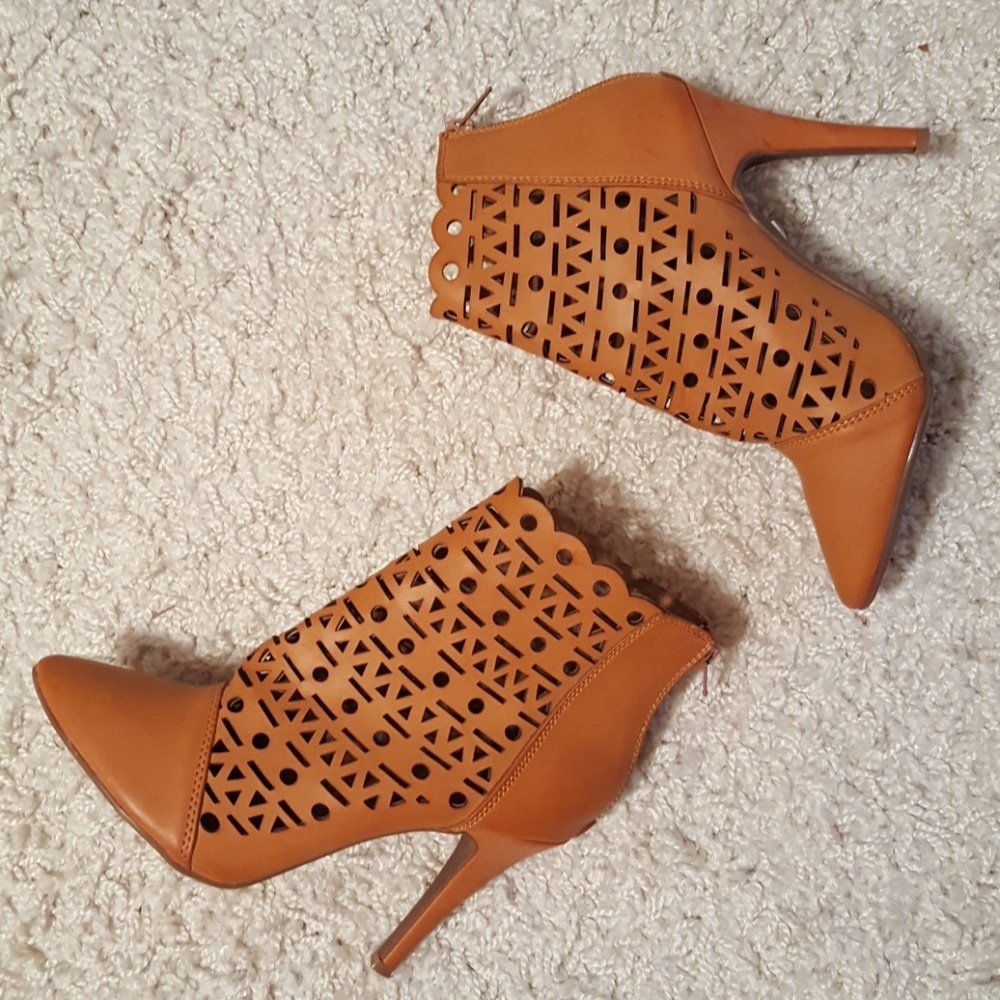 STYLISH BOOTIES
